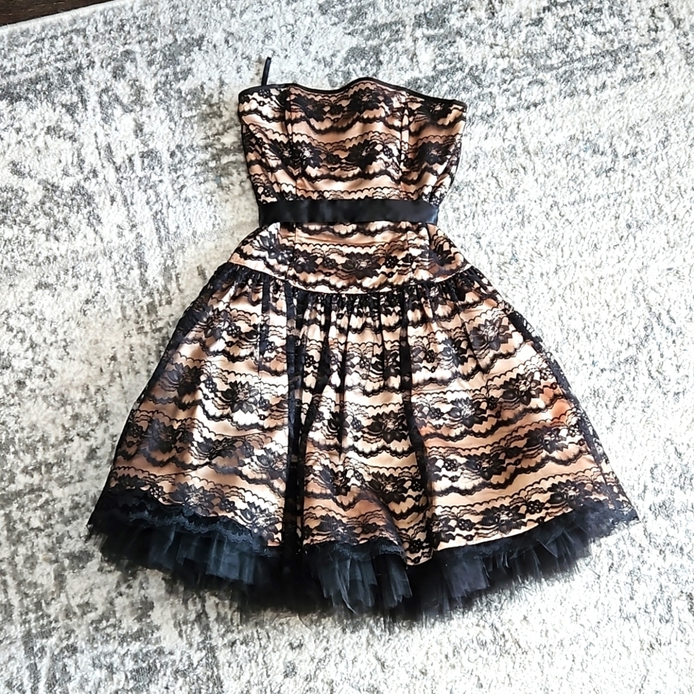 Jessica McClintock for Gunne Sax vintage tulle lace strapless dress with sash